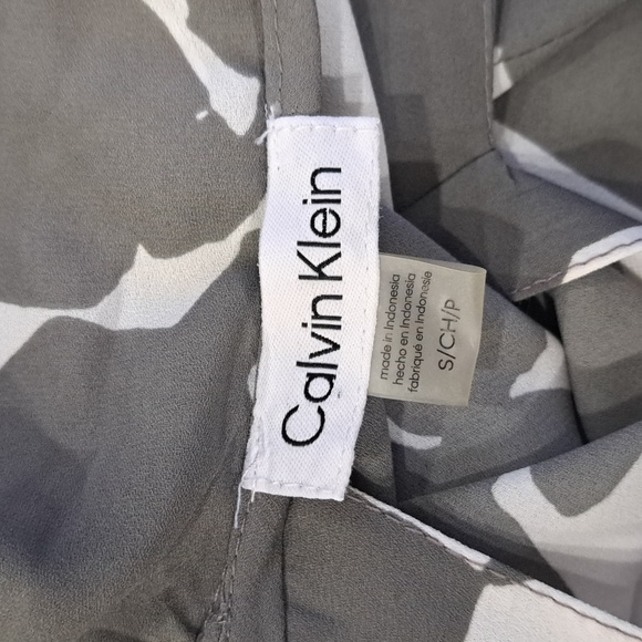 Calvin Klein Floral Print Blouse - Small - Picture 5 of 7